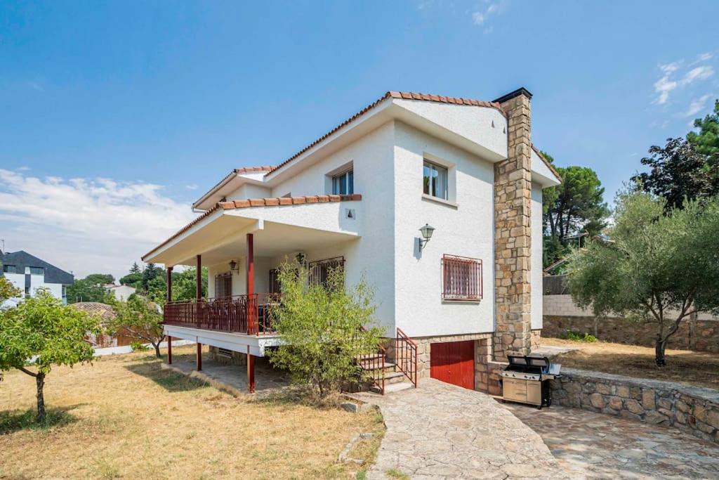 Casa Hortensia. Barbacoa En Robledo De Chavela La Estacion Exterior photo